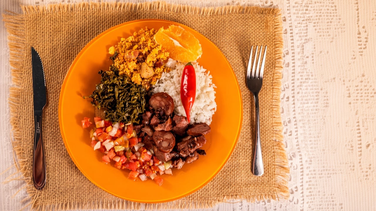 Banner horizontal de comida brasileira com prompt Promo, cardápio digital
